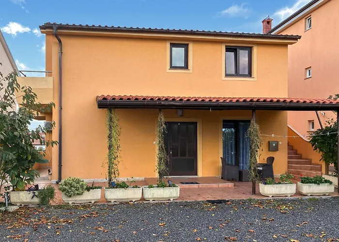 Apartament Amazing In With Wifi Lopar